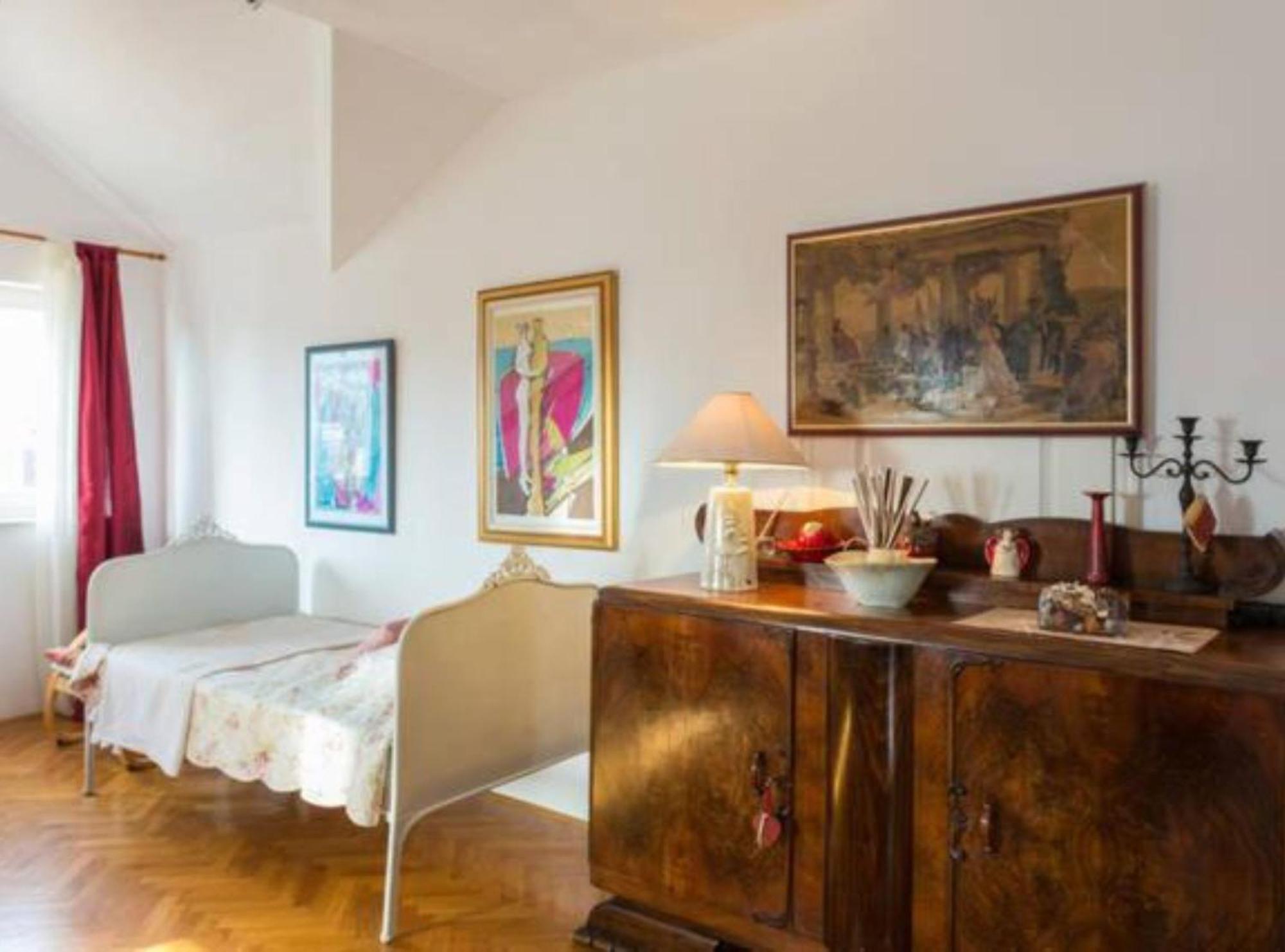 Apartment Lukre Mala *